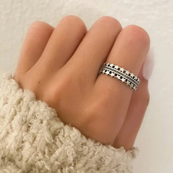 925 Sterling Silver Star Ring Band Minimalist Boho Ring Stackable Ring - Picture 1 of 5